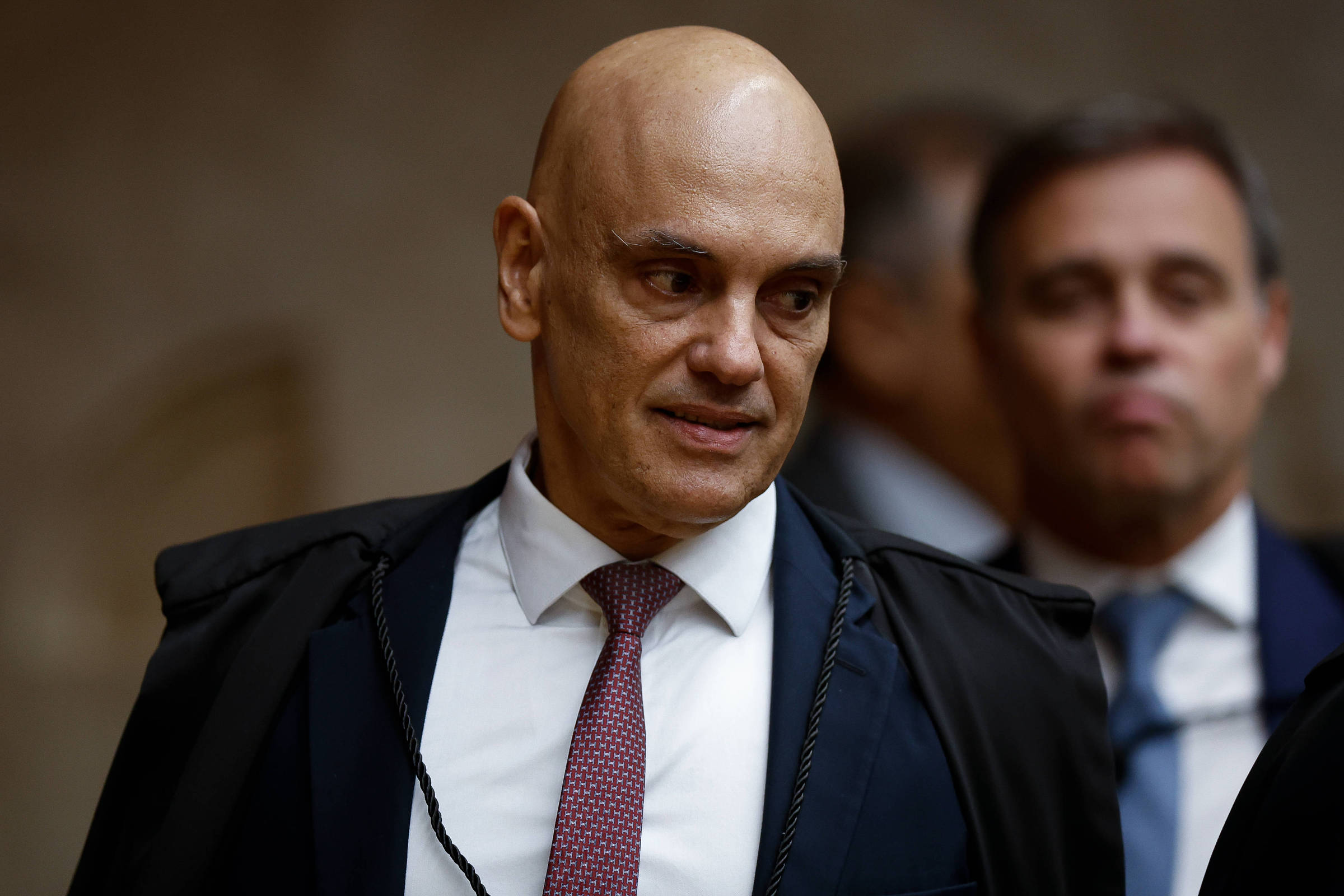 STF deve seguir tendência de redução de penas mesmo após Moraes suspender lei em casos do 8/1