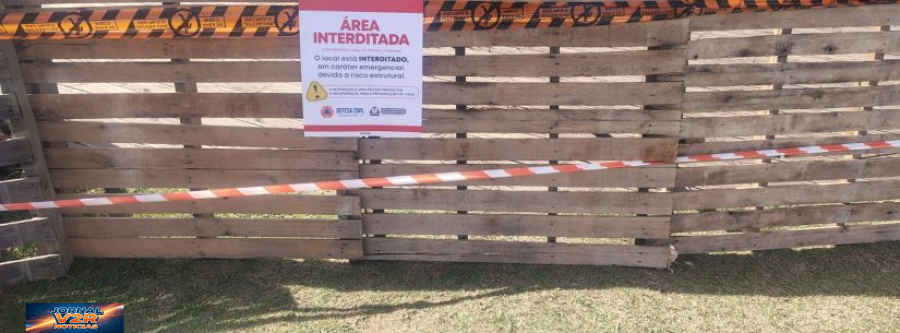 Defesa Civil interdita deck da Praia do Massaguaçu após risco de desabamento em Caraguatatuba