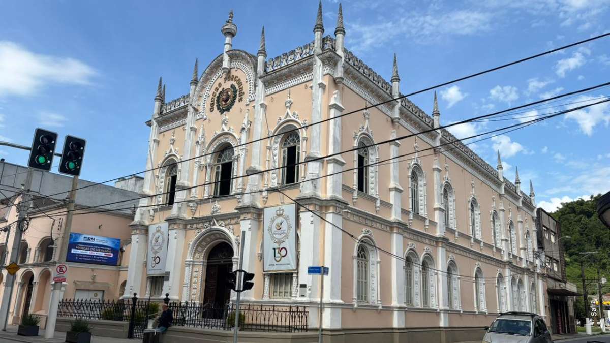 Centro Cultural Português reinaugura salão histórico após restauração, confira!
