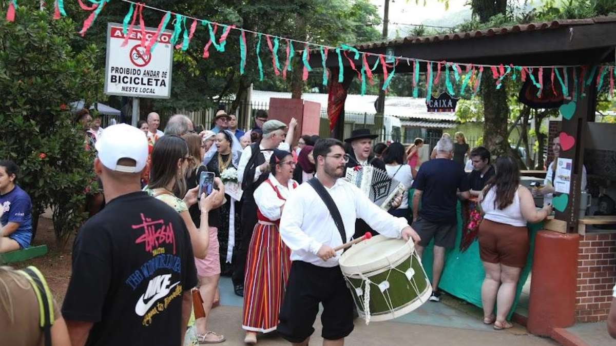 Festa Portuguesa dos Morros terá música, dança e gastronomia típica em Santos