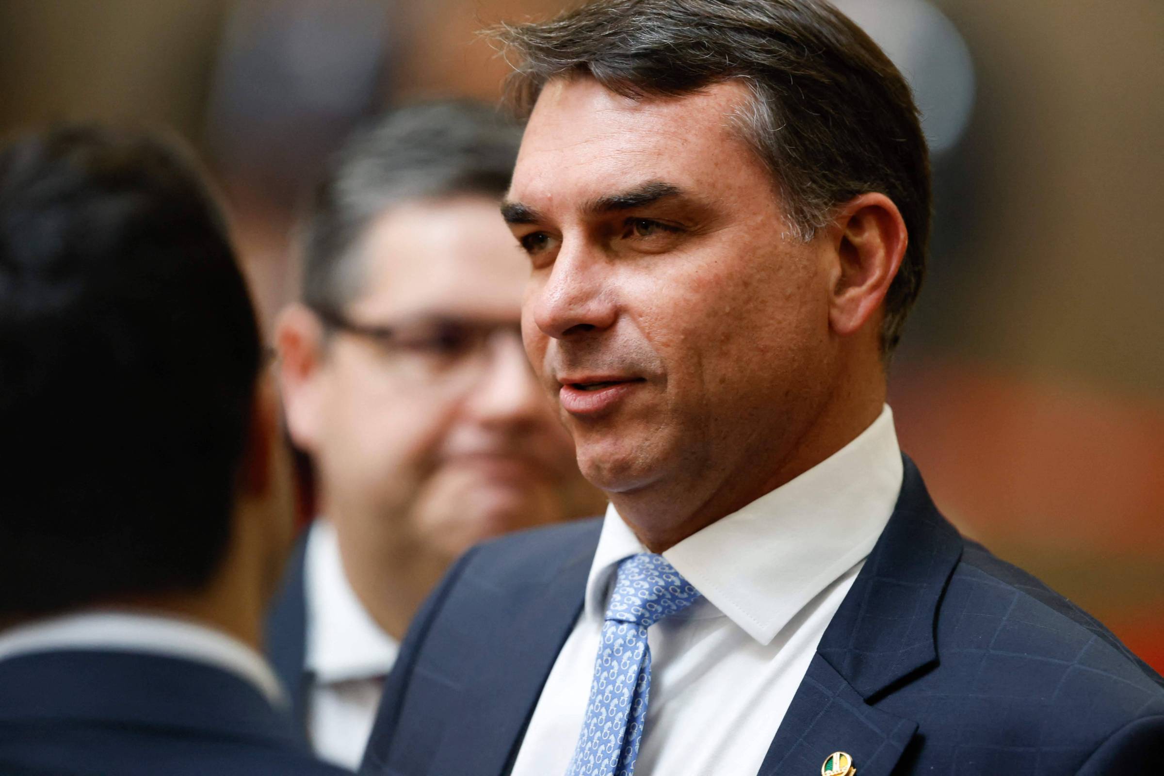 Flávio Bolsonaro procura Fachin, fala em respeito aos Poderes e cobra isenção do STF na eleição