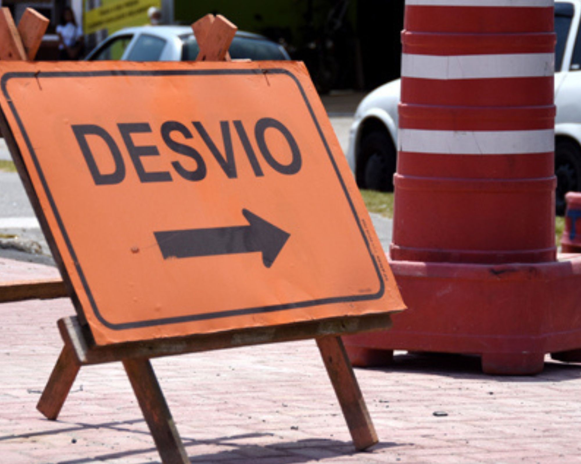 Sabesp interdita vias para obras de saneamento em Praia Grande; confira pontos
