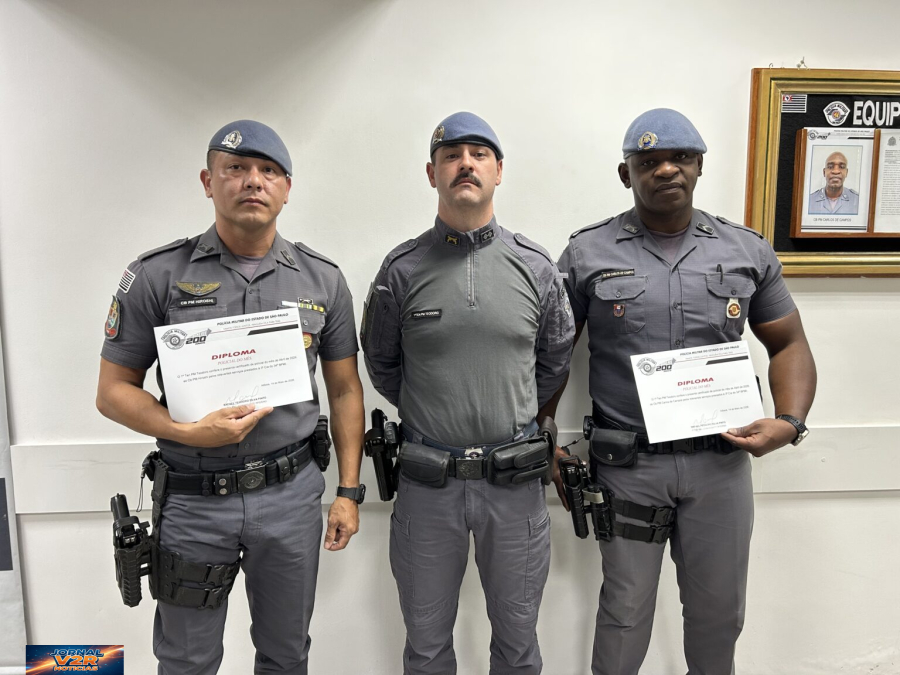 Policiais que salvaram bebê engasgada recebem homenagem de “PM do Mês” em Atibaia