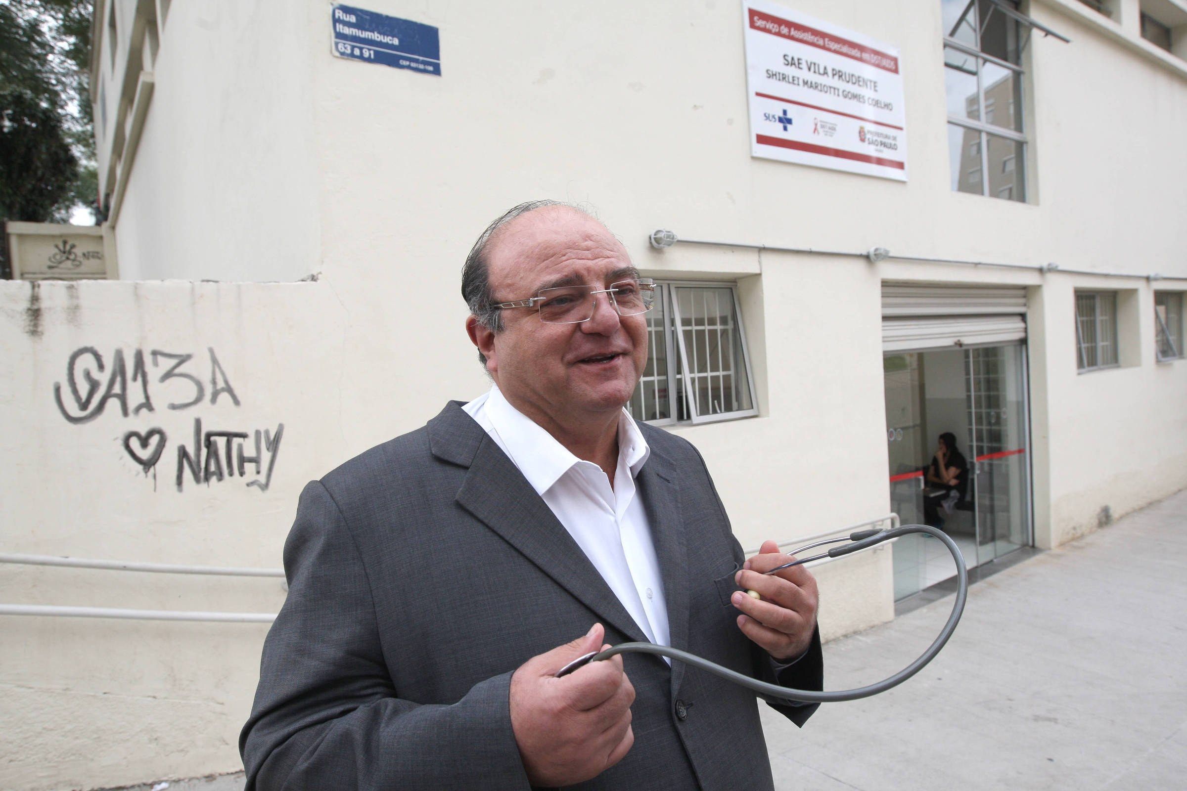 Filiação de Joaquim Barbosa abre crise no DC, e dirigente em SP diz que ex-ministro do STF é 'inapoiável'