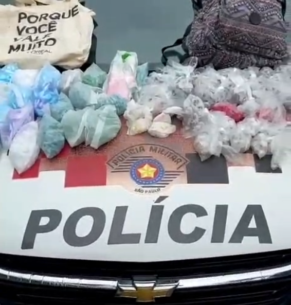 Polícia descobre ‘casa bomba’ em Ubatuba e apreende R$ 60 mil em drogas