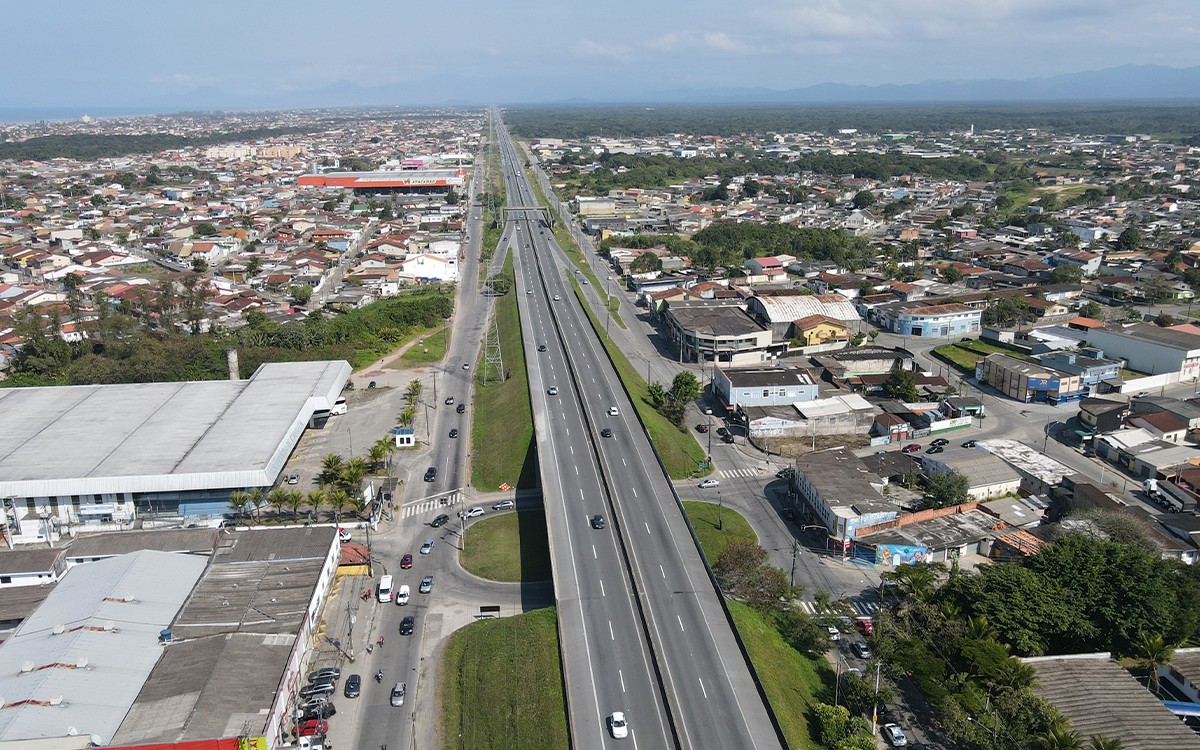 Rodovia Padre Manoel da Nóbrega recebe obras para novas passarelas