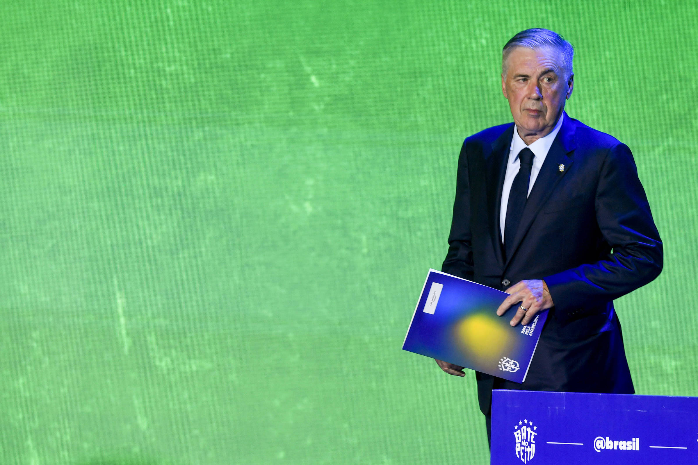 Ancelotti dobra aposta em perfil 'camaleônico' na luta pelo hexacampeonato