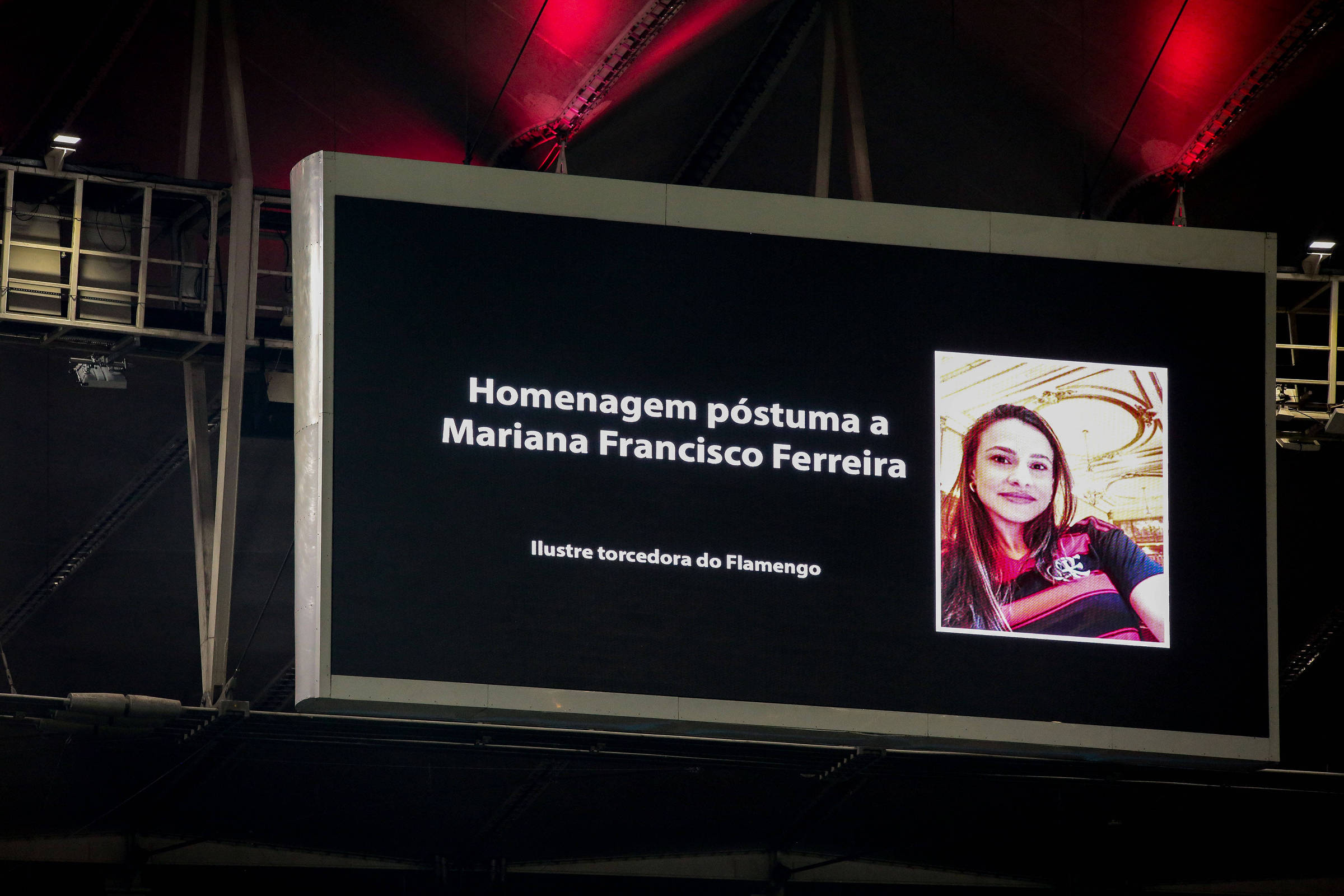 Flamengo homenageia juíza morta após procedimento de coleta de óvulos