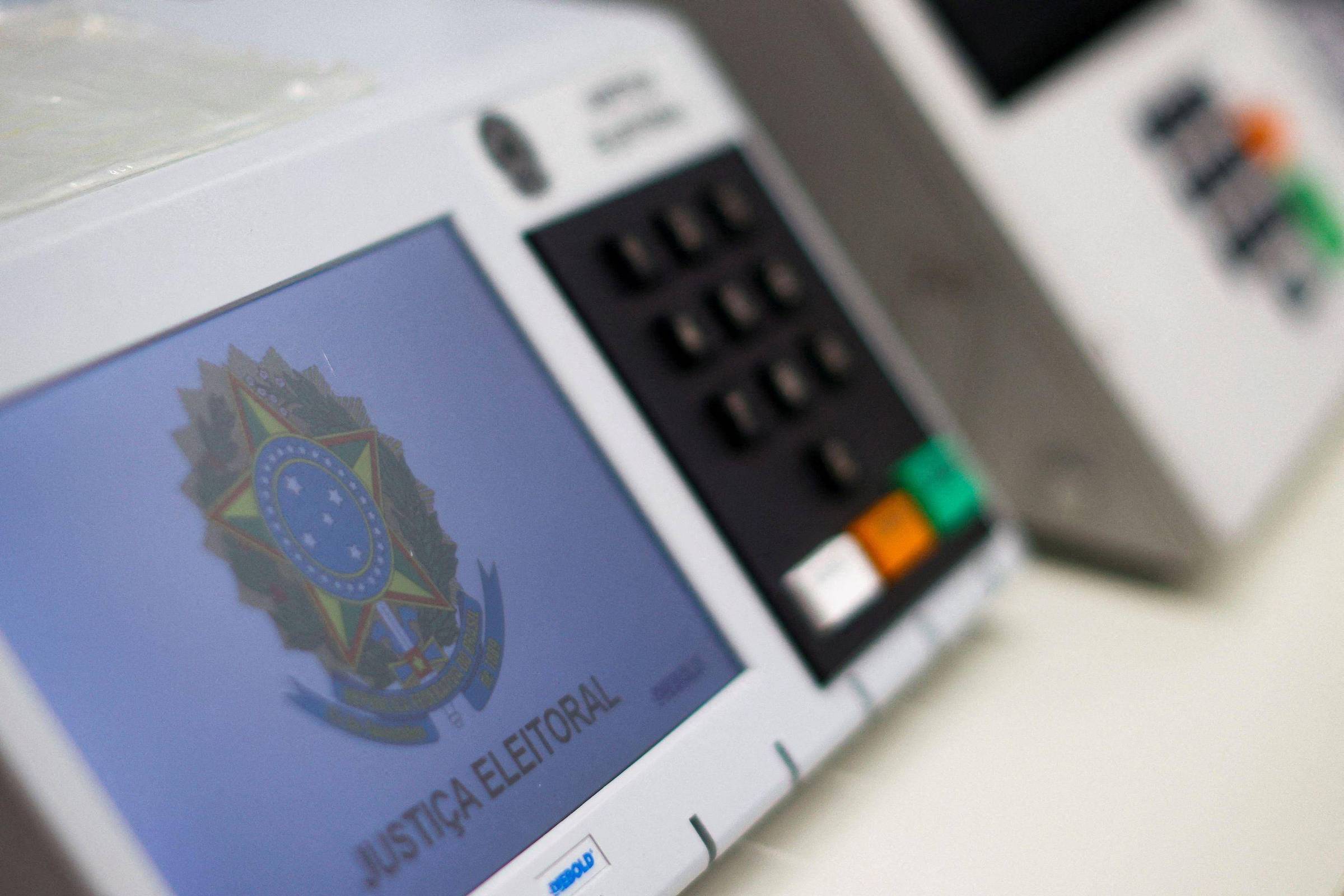 Lula atrai 29% do eleitorado de centro, contra 20% de Flávio, mostra Datafolha