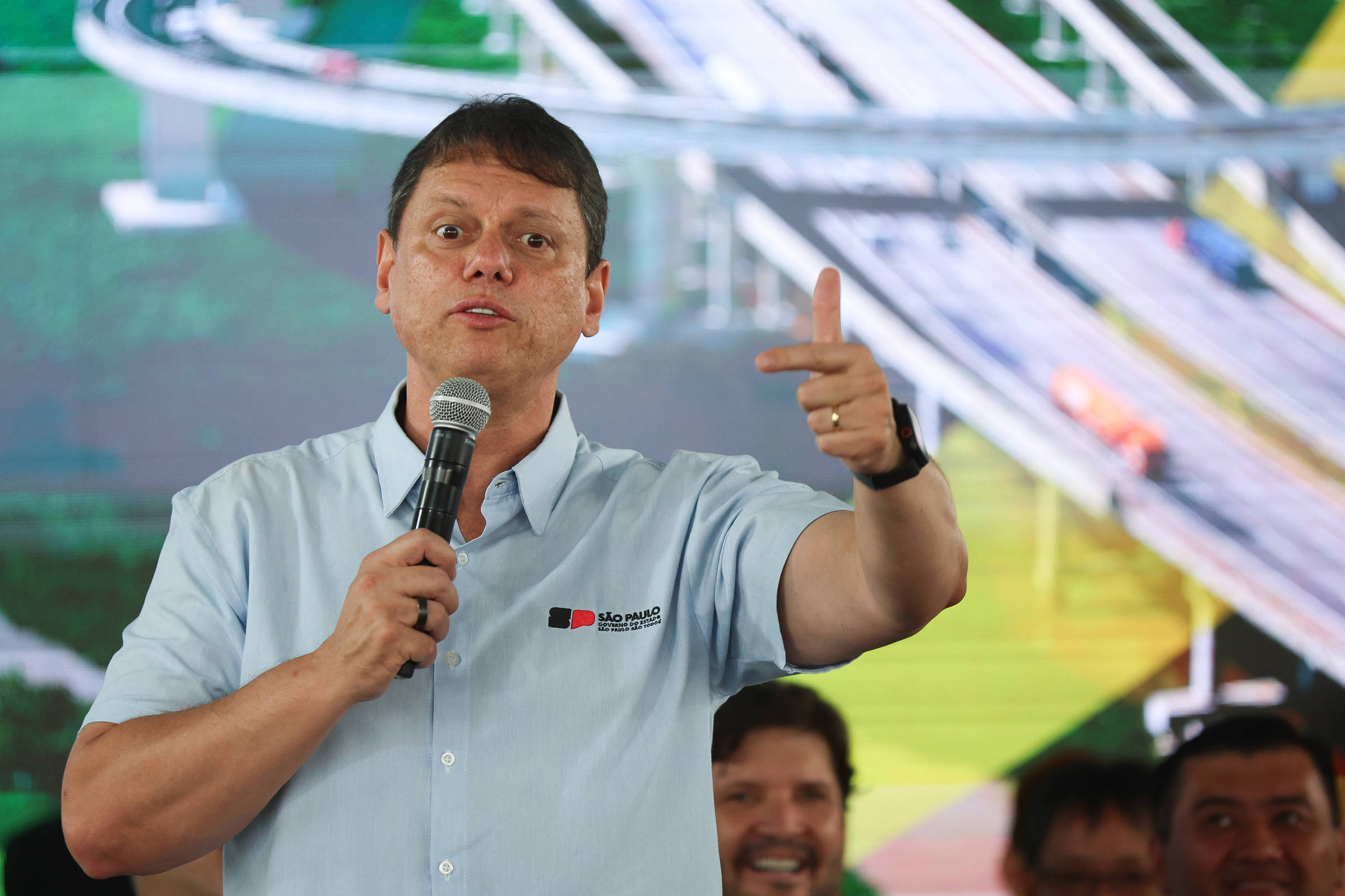 Gestão Tarcísio faz licitação para contratar serviço de atendimento à imprensa
