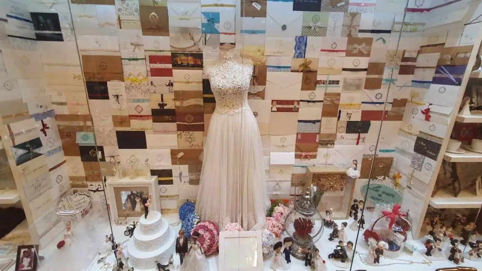Vestidos de noiva a partir de R$ 50: bazar do Santuário de Aparecida vende peças doadas por fiéis