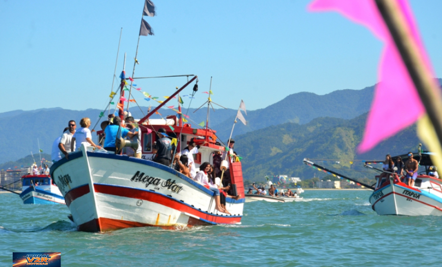 Tradição caiçara volta a emocionar Caraguatatuba com a 27ª edição do “Barcos ao Mar”