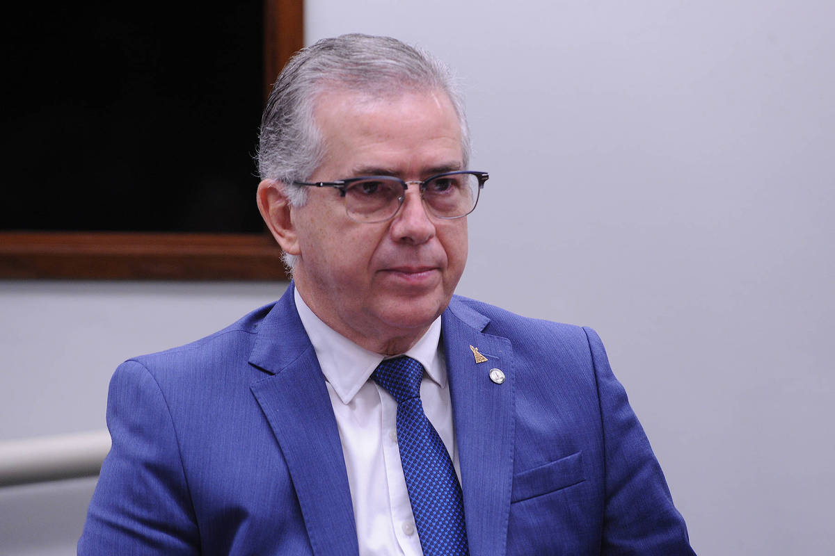 Frente do Empreendedorismo quer incluir elevação do Simples na PEC do fim da 6x1 no Senado