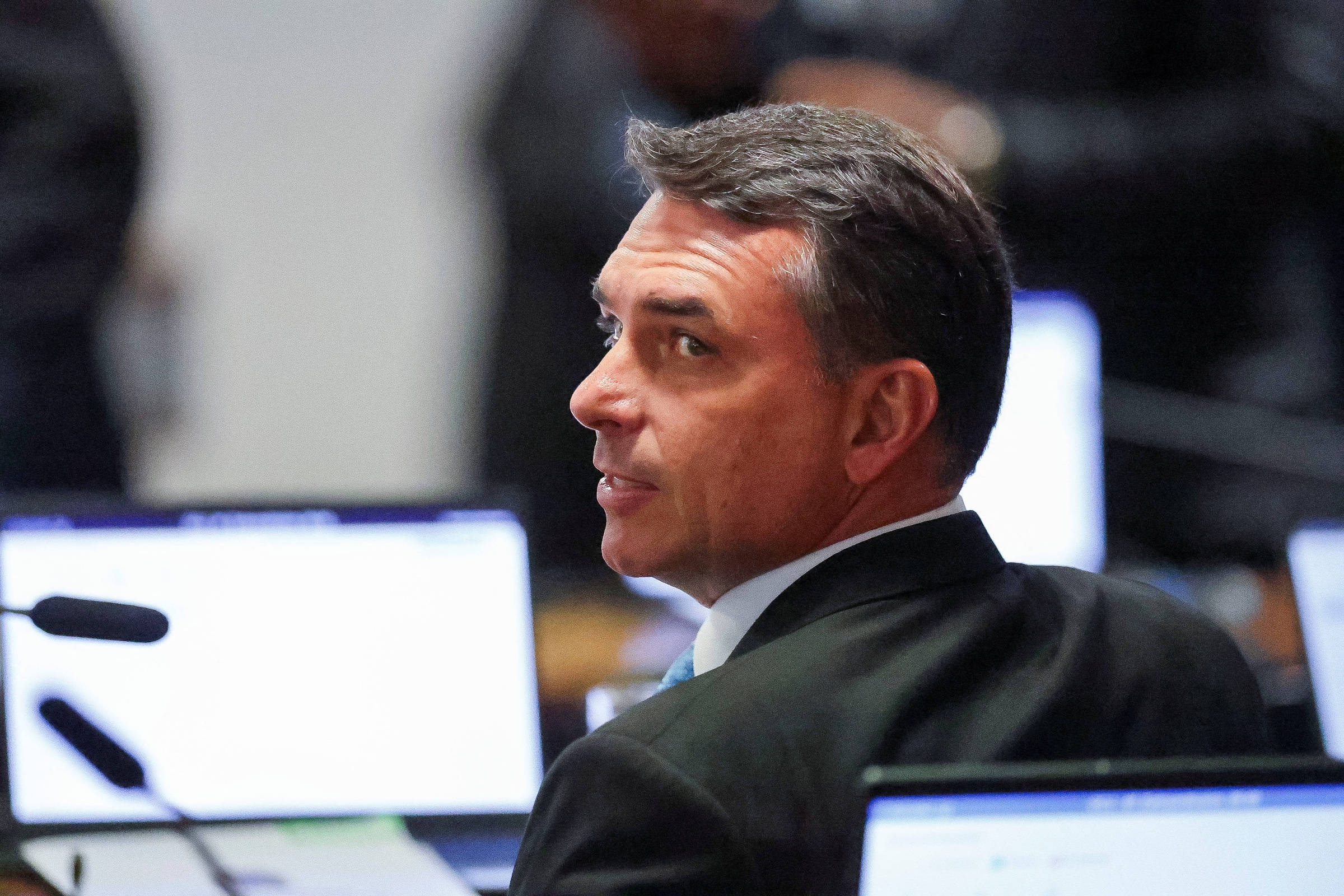 Flávio Bolsonaro mirou segurança, mas não teve projetos próprios transformados em lei