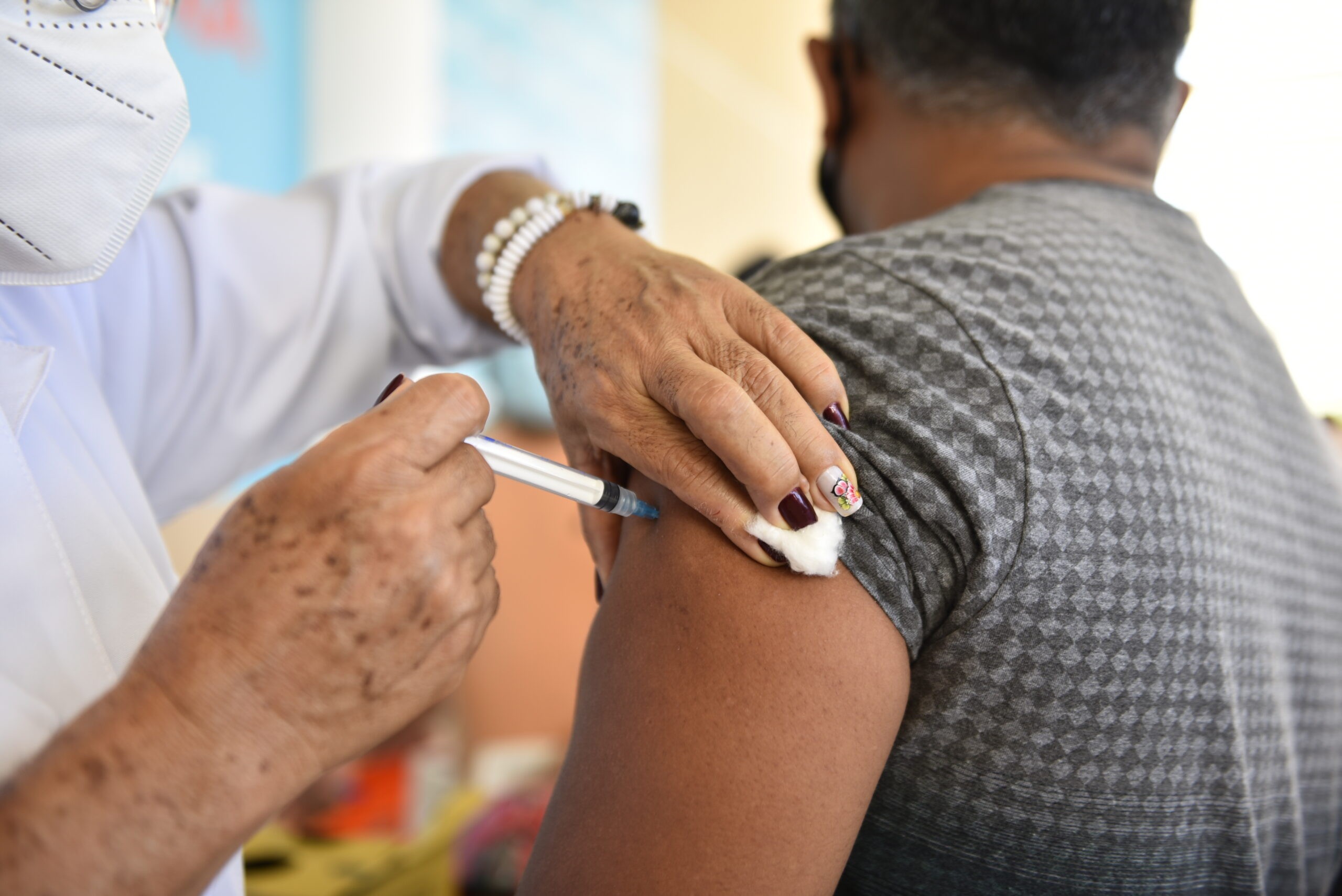 Vacinação contra gripe é ampliada para toda a população acima de 6 meses em São José dos Campos e Taubaté