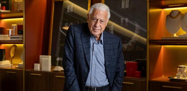 Antonio Fagundes subverte lógica que imperou em novelas recentes da Globo