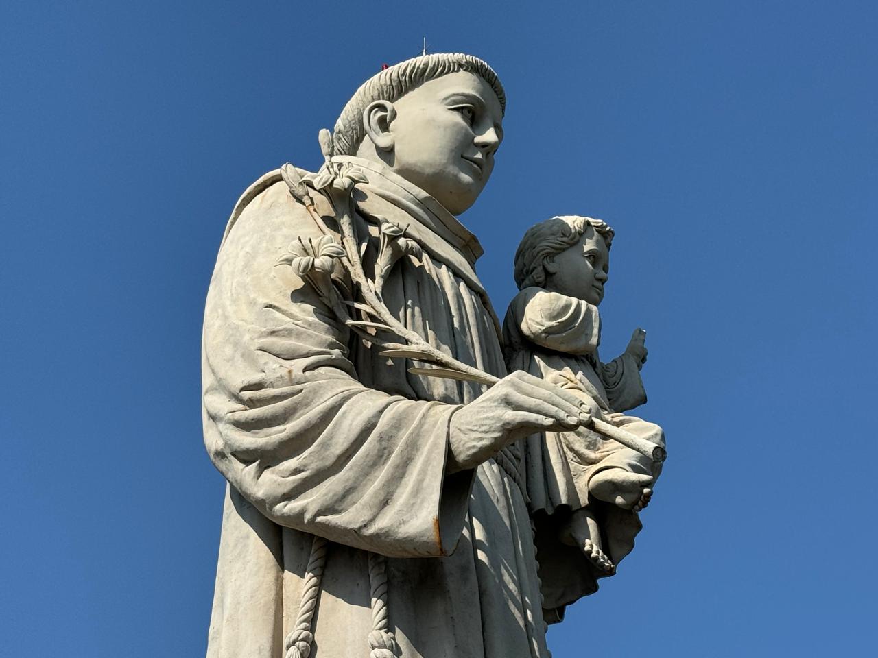Caminhada e missa campal no Morro Santo Antônio abrem Semana do Padroeiro em Caraguatatuba