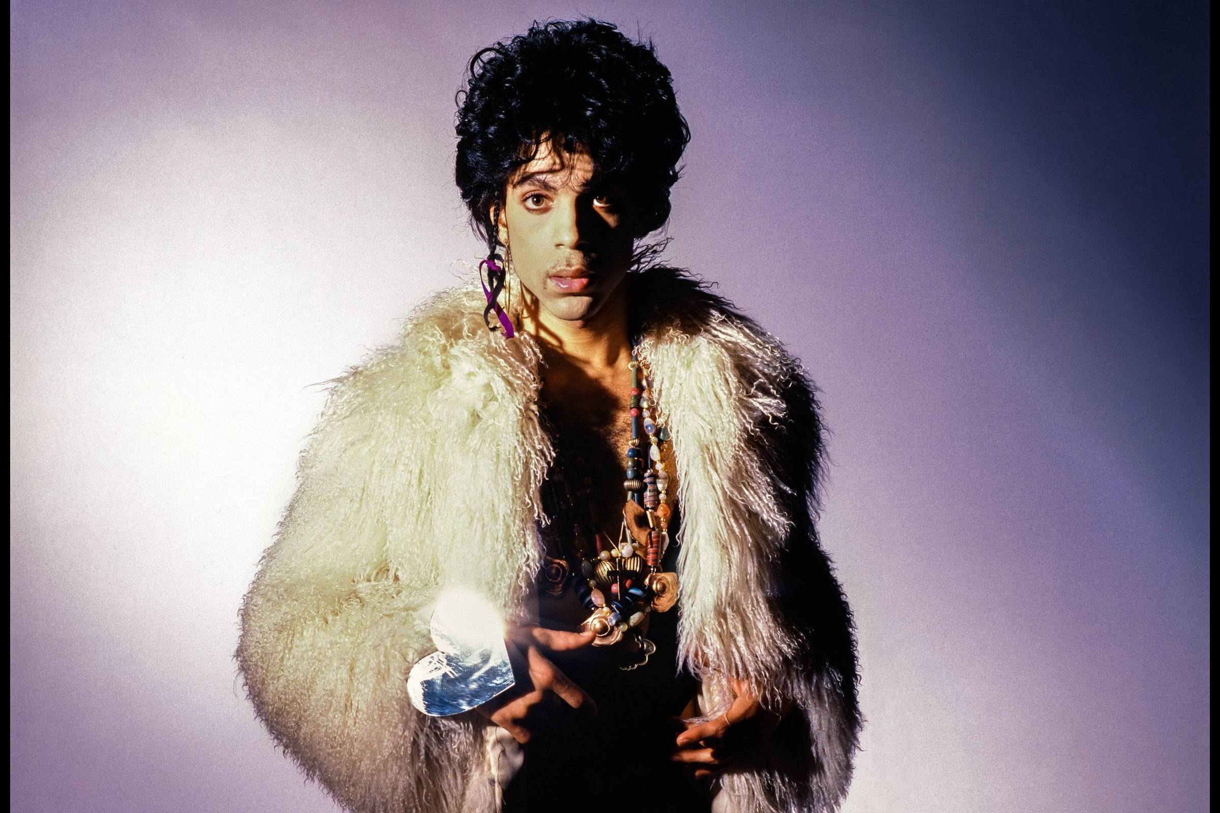 Prince terá novo disco póstumo com inéditas lançado por seu espólio