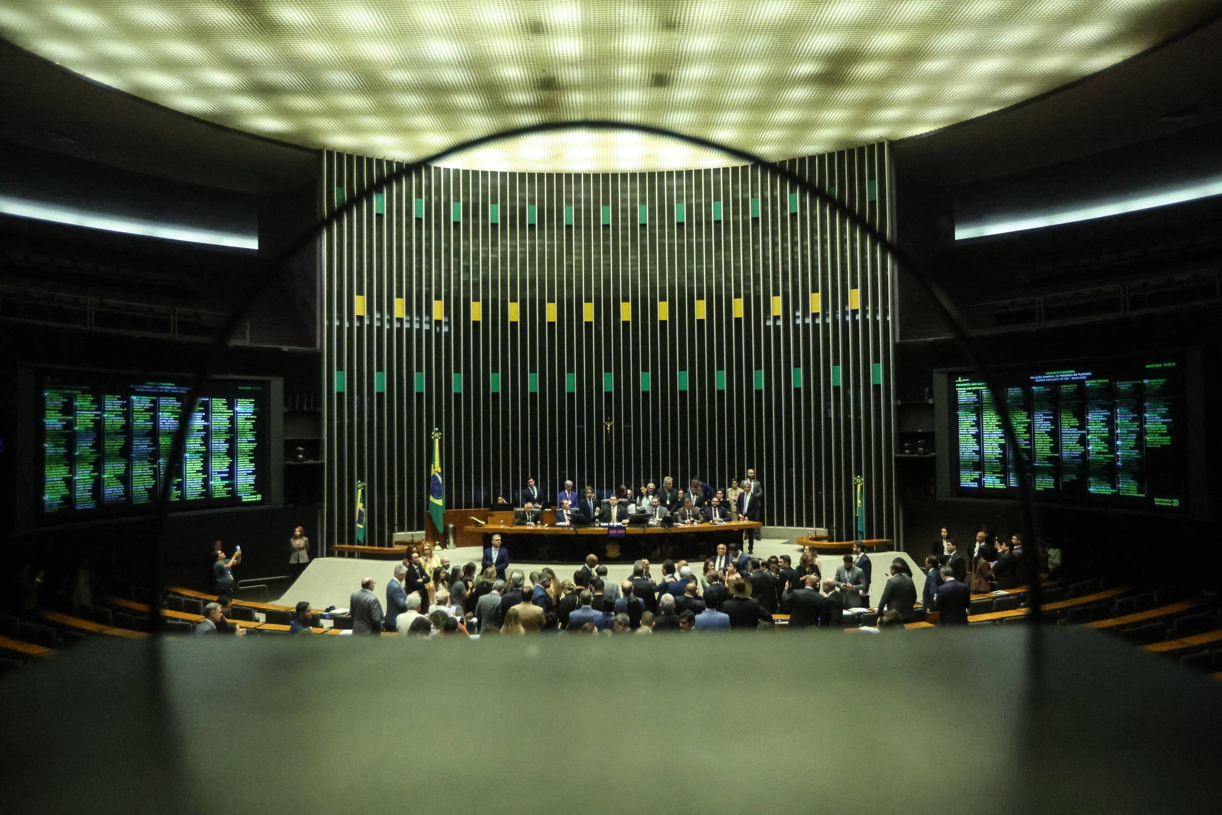 Lula acelerou pagamento de emendas para votar fim da escala 6x1 e cumprir nova regra do Orçamento