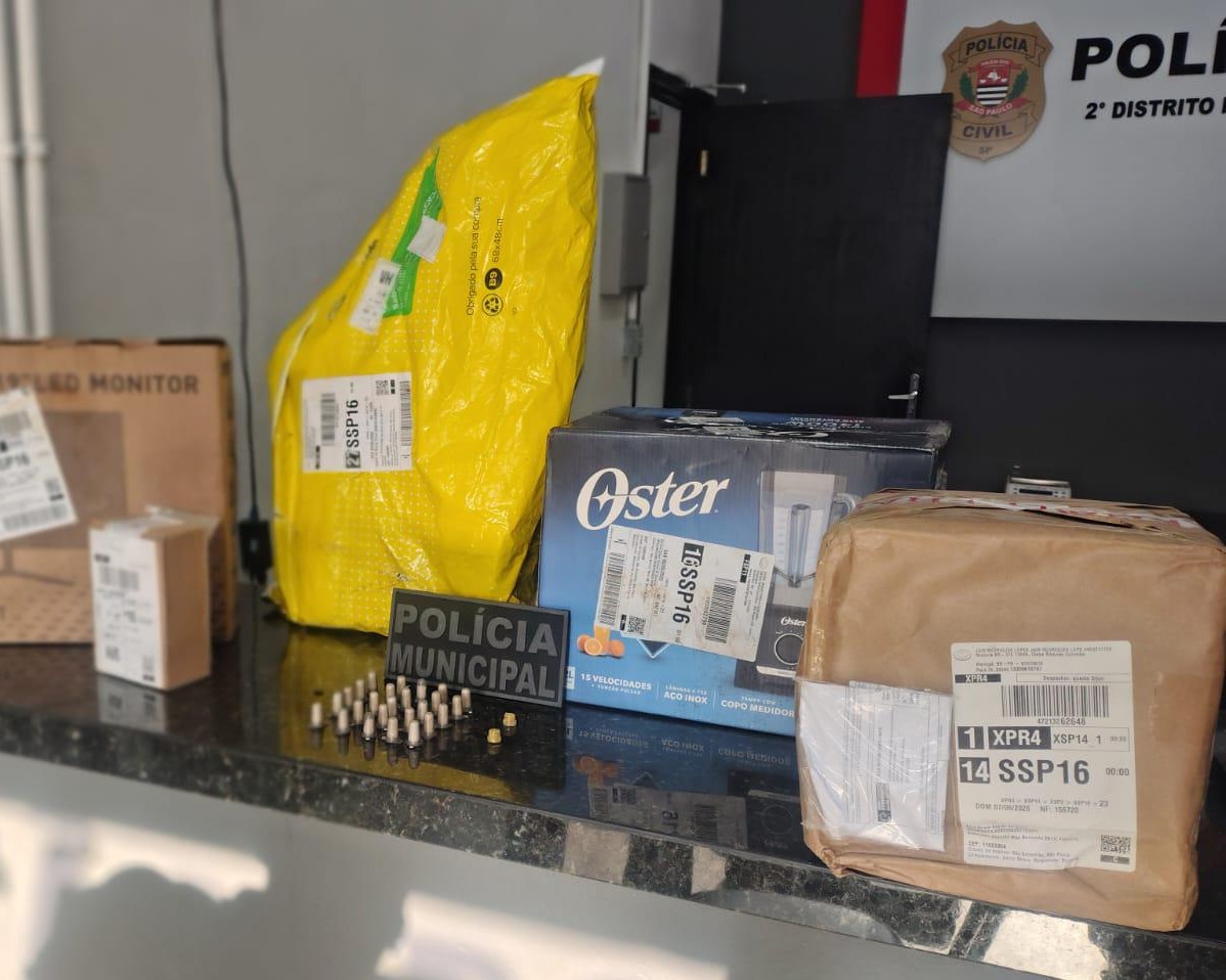 Trio armado assalta van do Mercado Livre e acaba preso em São Sebastião