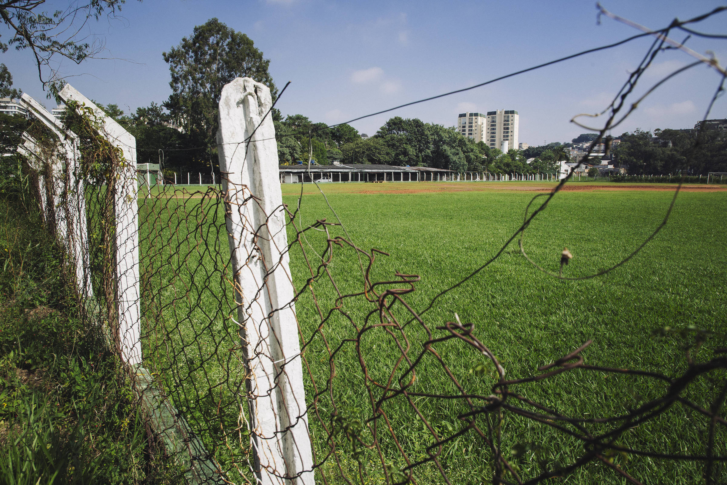 Justiça autoriza gestão Nunes a retomar área ocupada por clube de várzea no Campo de Marte