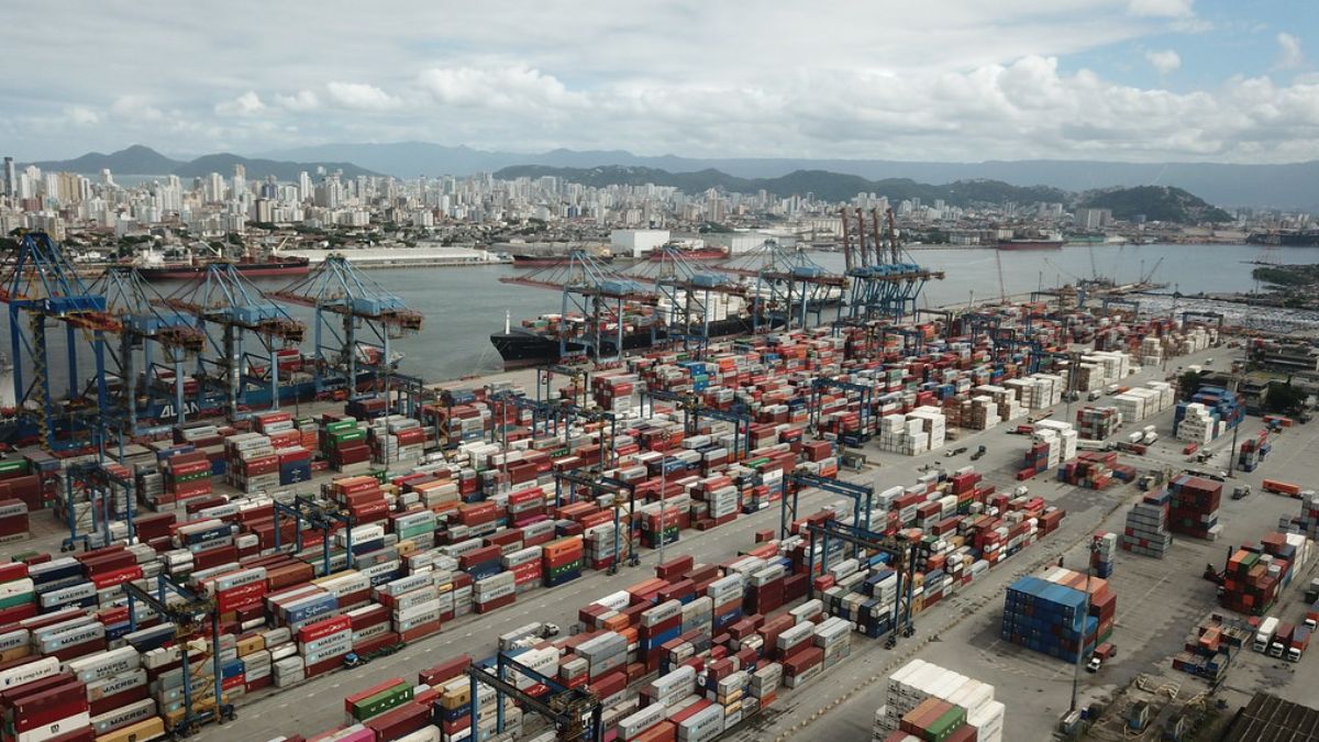 Guarujá abre 350 vagas gratuitas para curso de logística portuária