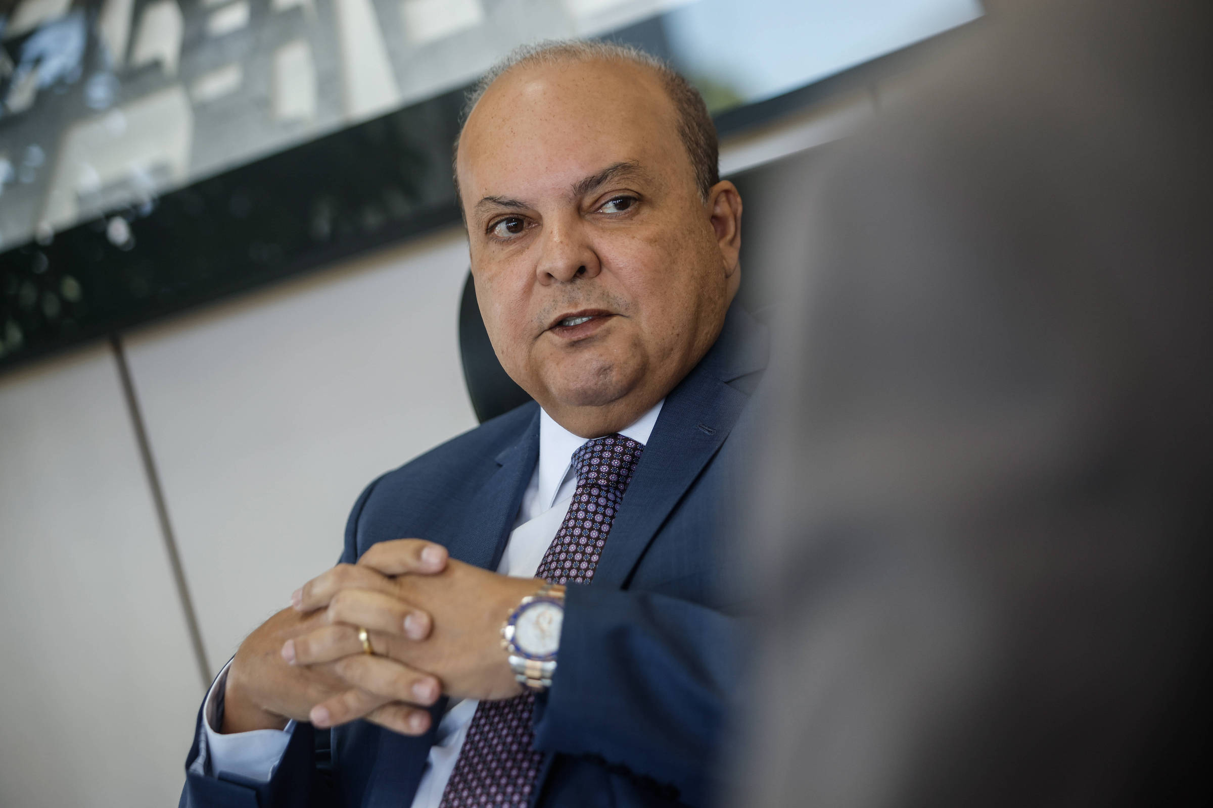 Irritado com governadora do DF, MDB cogita abrir conversas até com a esquerda