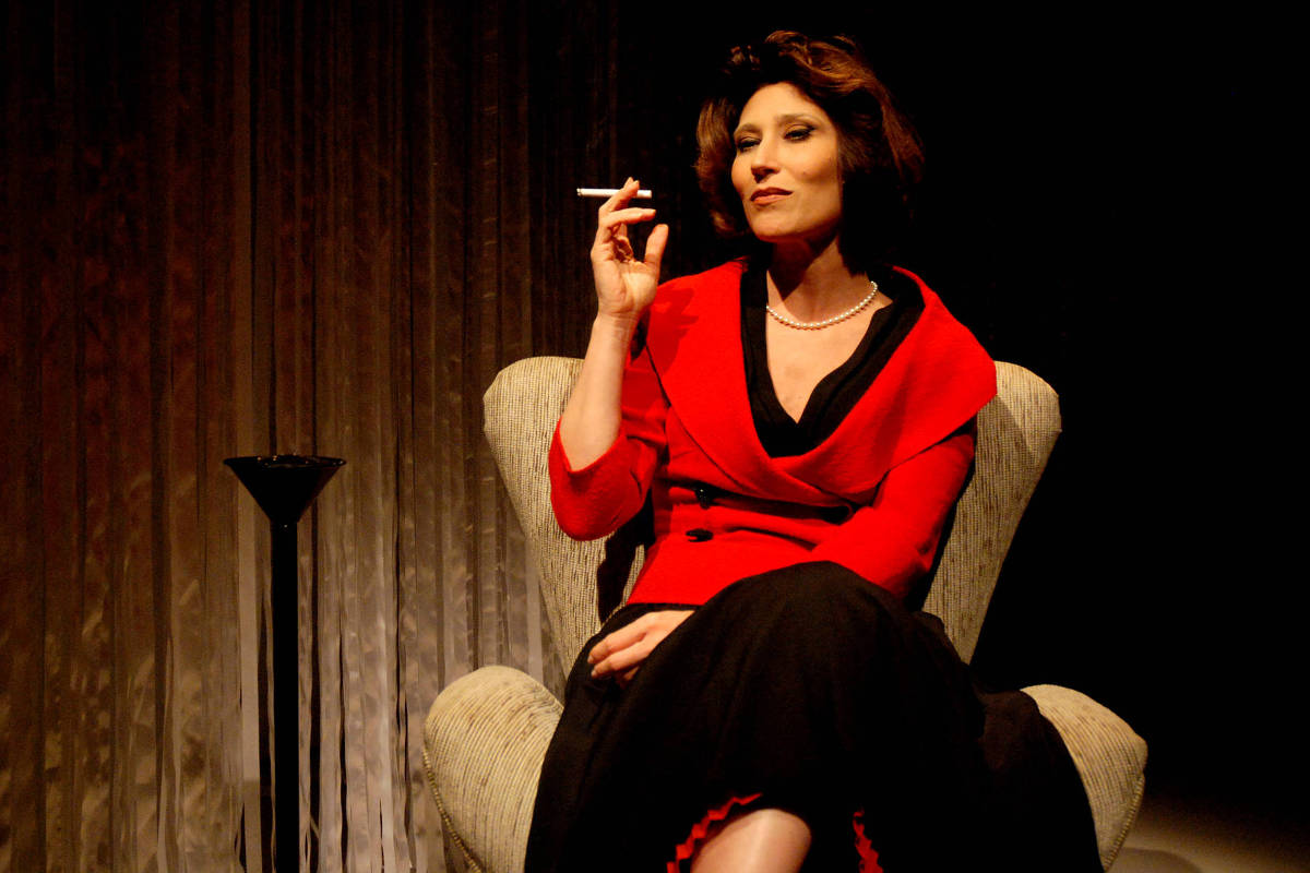 Beth Goulart dá vida a Clarice Lispector e suas criaturas