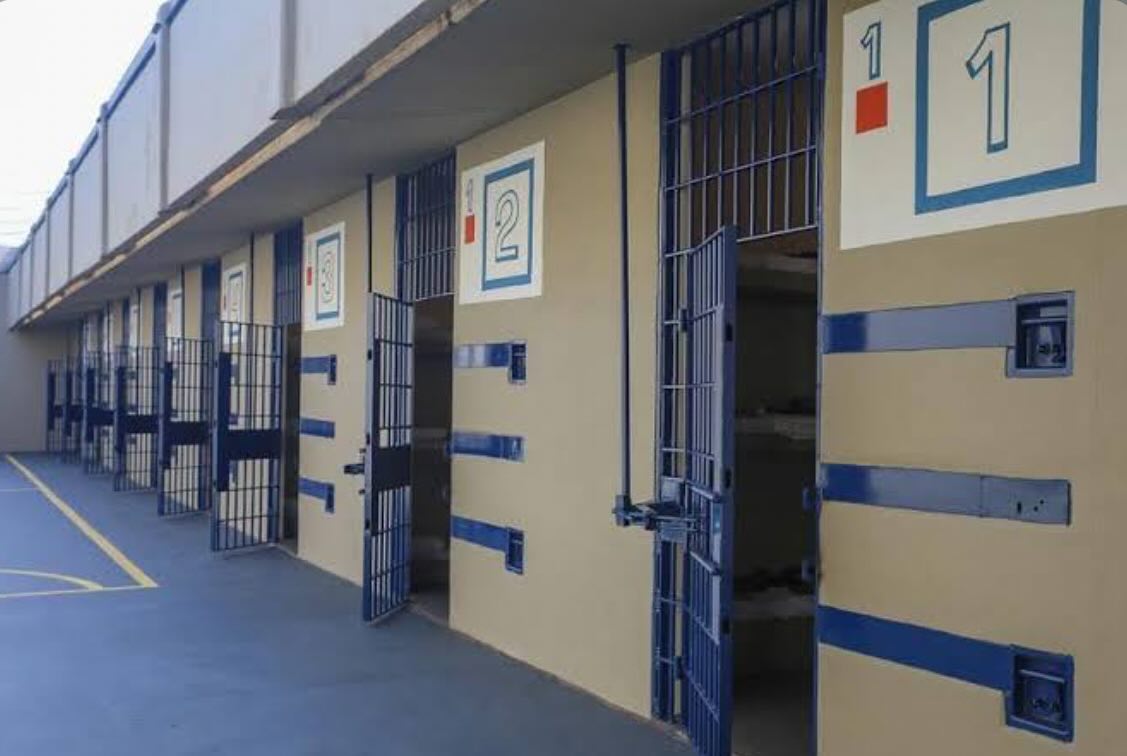 Mais de 80 presos do CDP de Caraguatatuba deixam o presídio em saída temporária