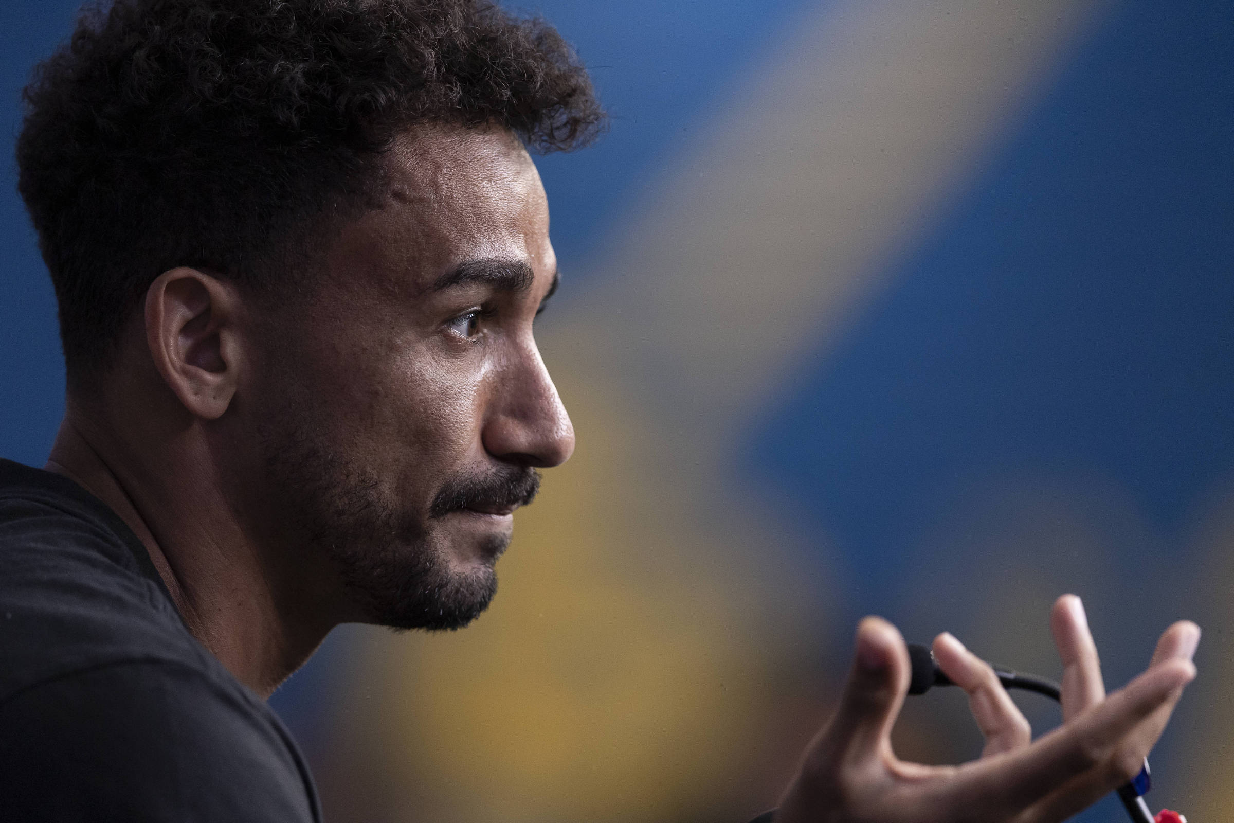 Danilo reconhece que Brasil está atrás de rivais na construção da equipe