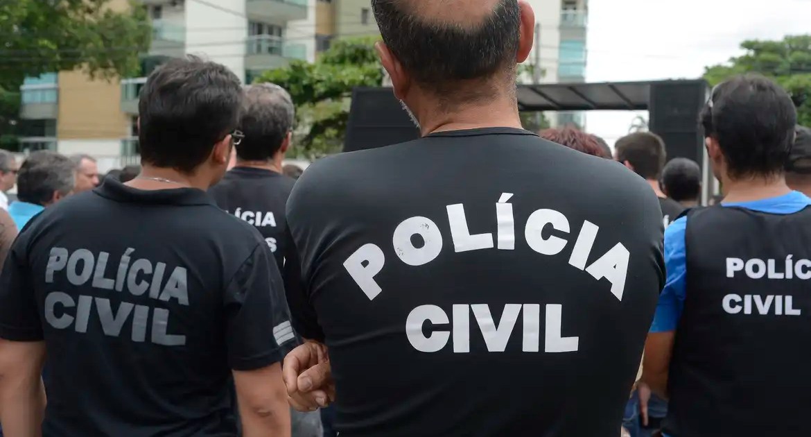 Polícia Civil pede autorização de Moraes para intimar Bolsonaro após arma apreendida