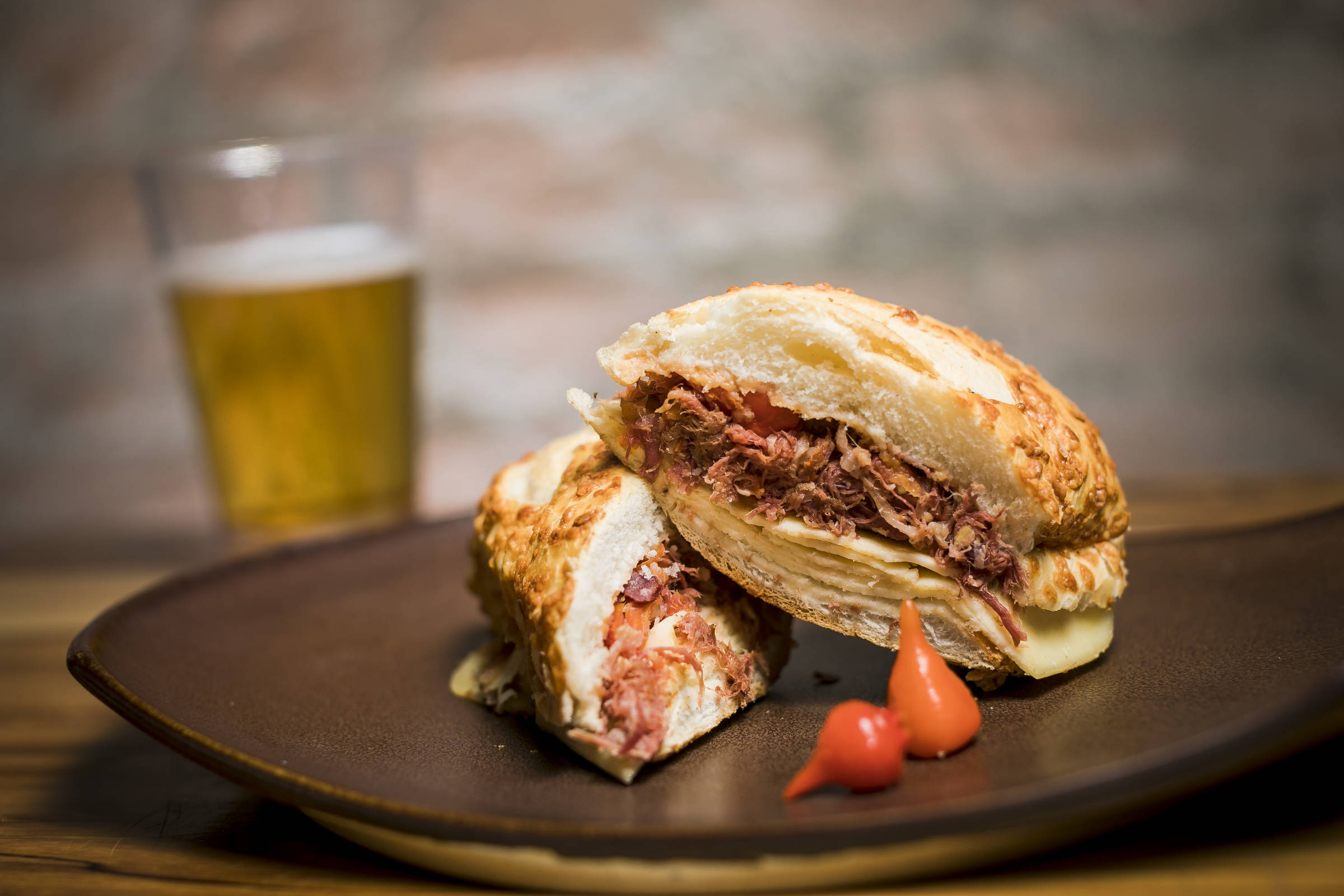 Lomito é sanduíche argentino que coloca o filé-mignon na brasa