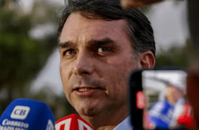 Aliados veem redução da pressão sobre Flávio após operação contra Wagner, mas adotam cautela