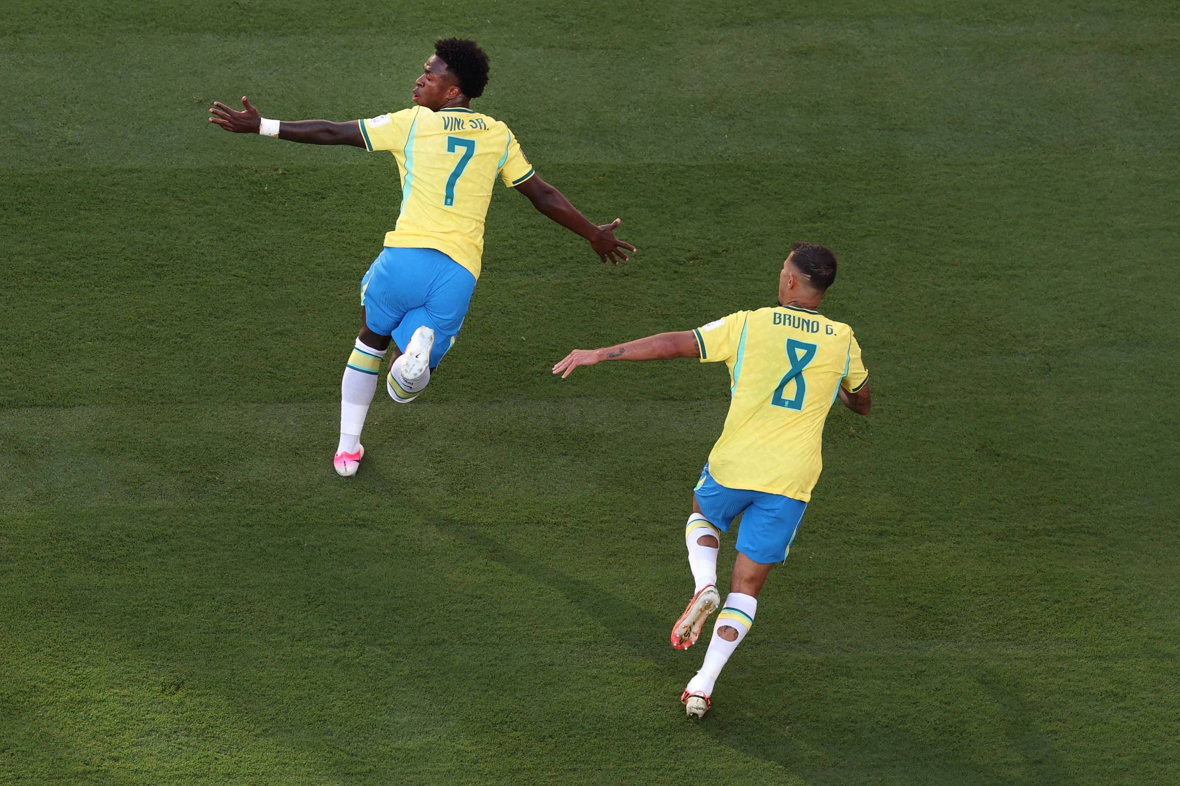 E a novela? Saiba mudanças na programação de Globo e SBT devido ao jogo do Brasil
