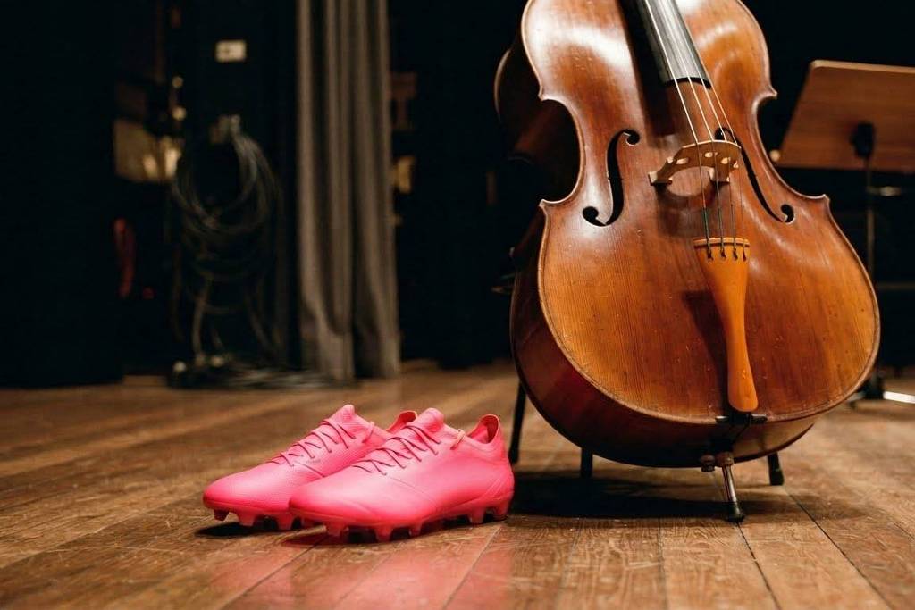 Indústria musical deveria copiar futebol e pagar por uso de marcas