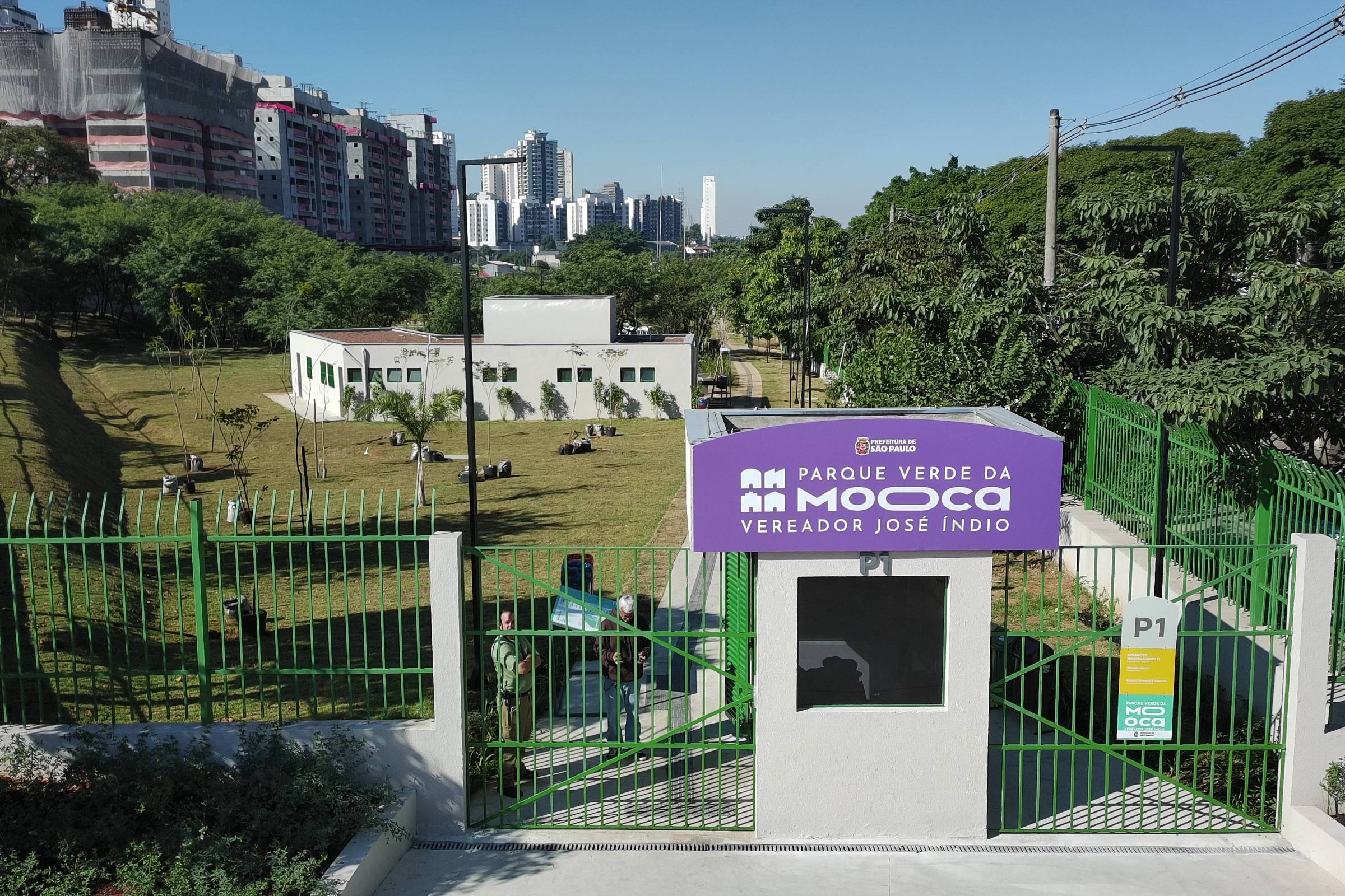 Mooca ganha parque com áreas de lazer, academia ao ar livre e árvore centenária