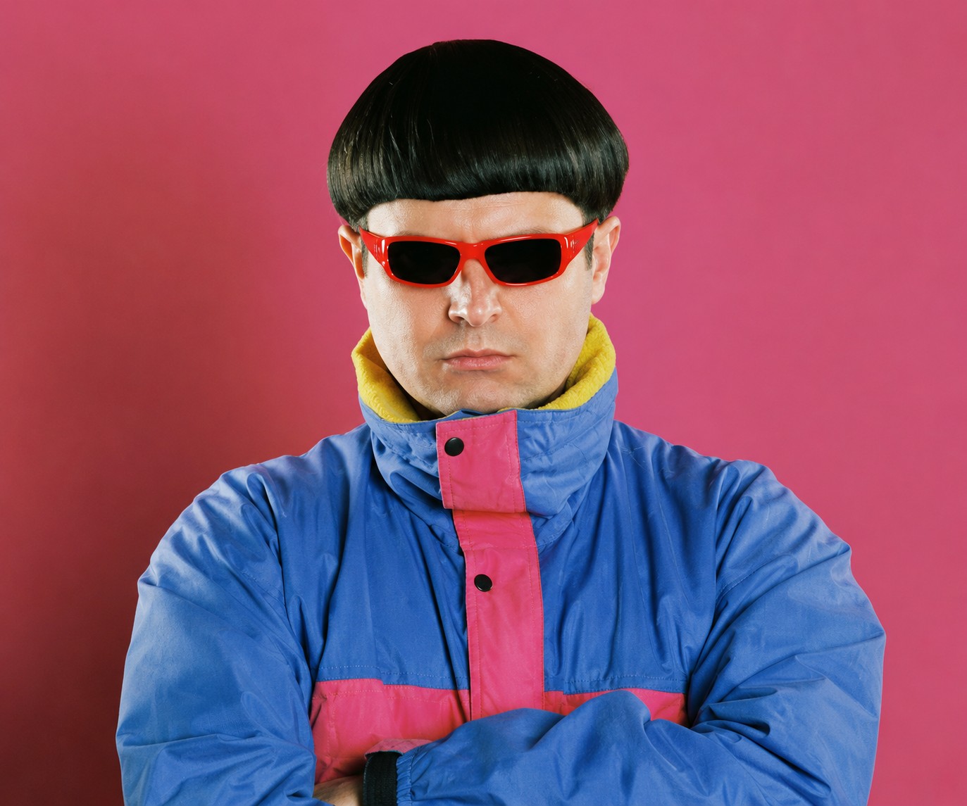 Cerimônia memorial de Oliver Tree terá transmissão ao vivo, diz revista