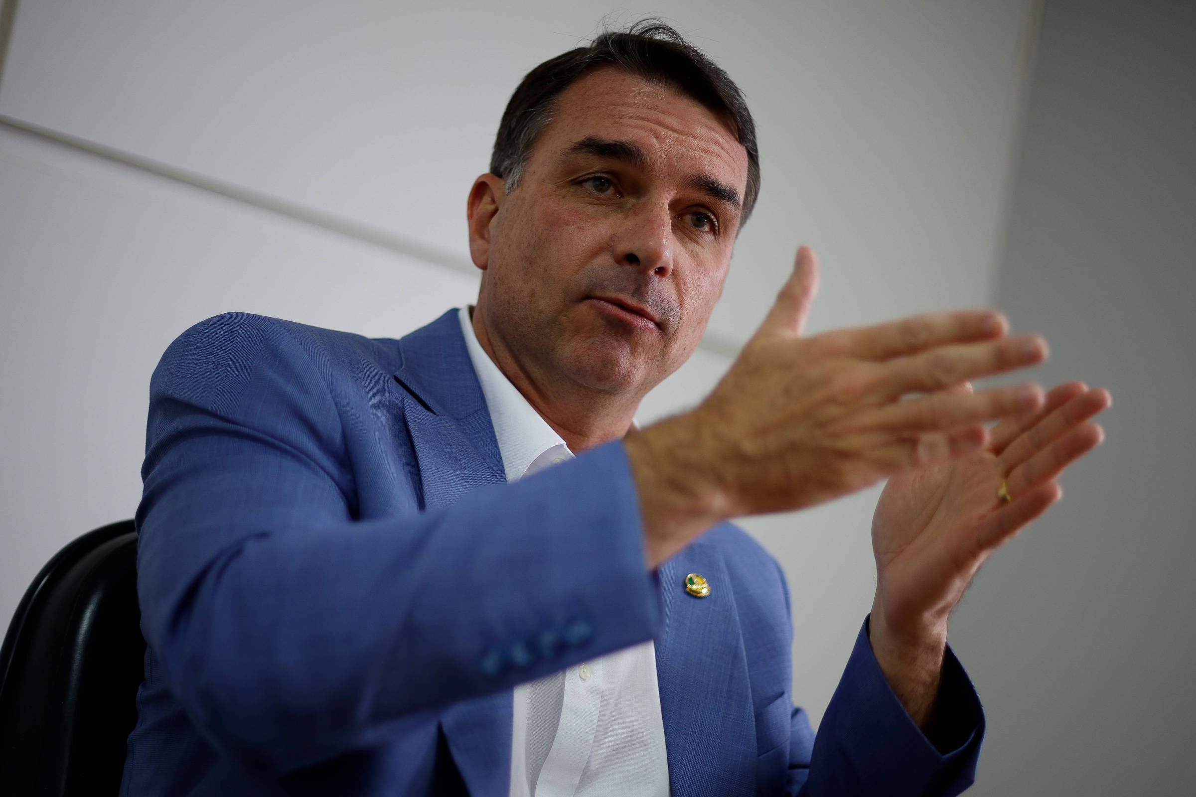 Flávio fala do Master aos EUA como 'maior fraude bancária da história', mas omite elo com Vorcaro