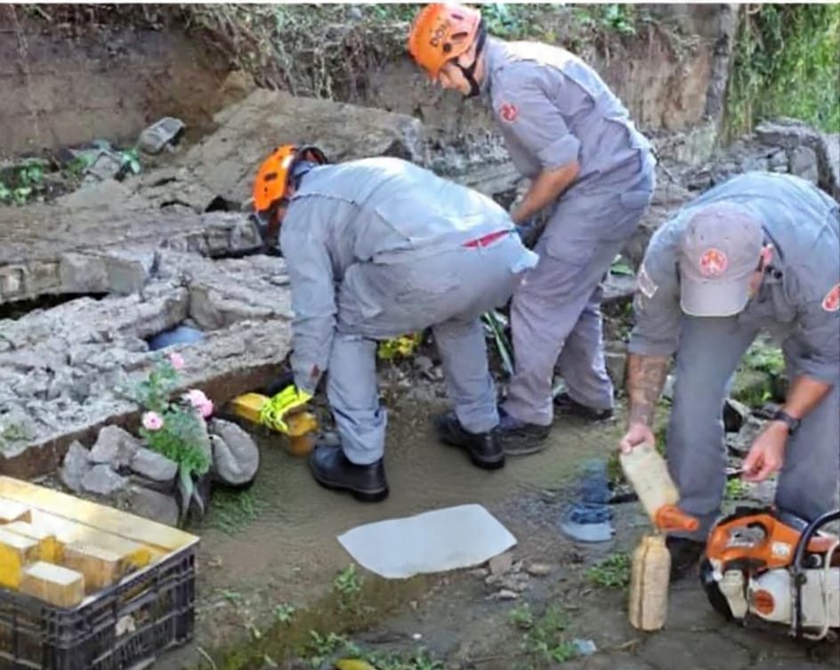 Morre idoso vítima do desabamento de muro em Caraguatatuba