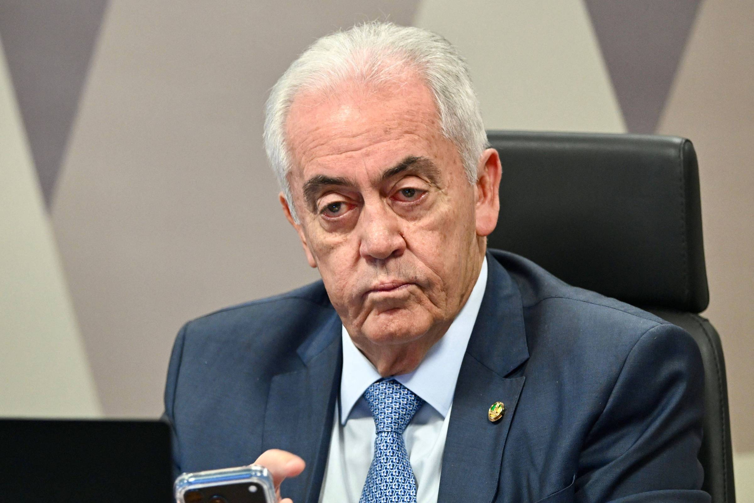 Presidente da CCJ se reúne com líder do governo para discutir cronograma da PEC da 6x1