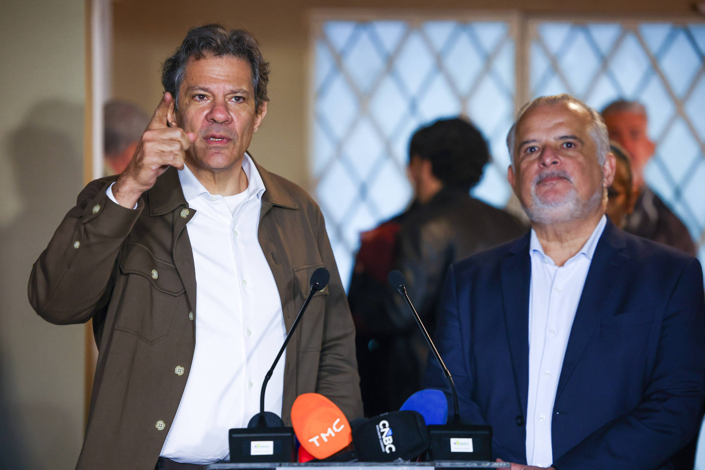 PT teme vitória de Tarcísio em 1º turno em SP, mas avalia que ainda há espaço para Haddad crescer