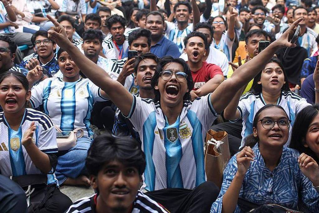Por que alguns dos países mais populosos do mundo são tão ruins no futebol, e vice-versa