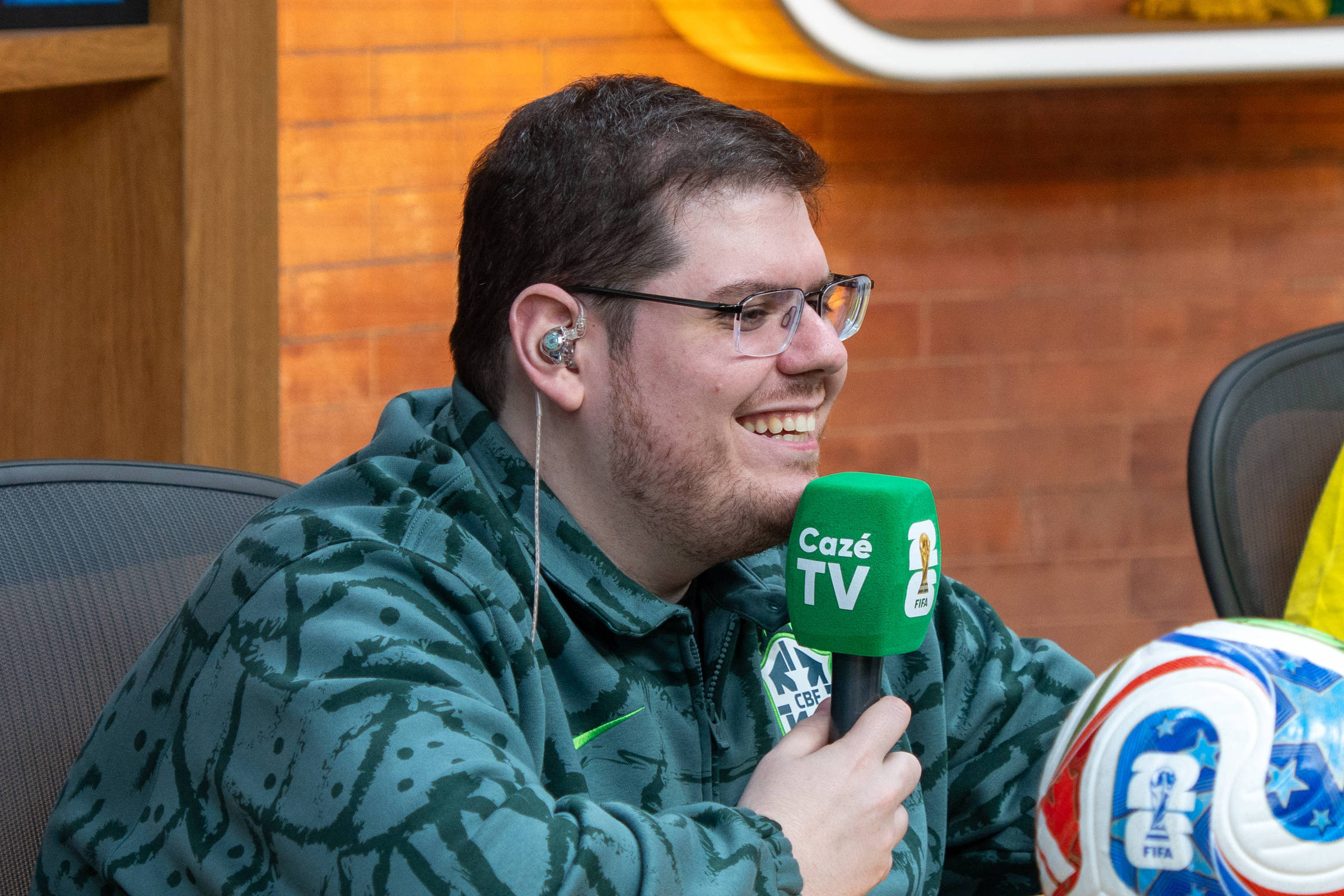 Copa do Mundo: Globo e SBT tentam entender como delay não tirou espectadores da CazéTV