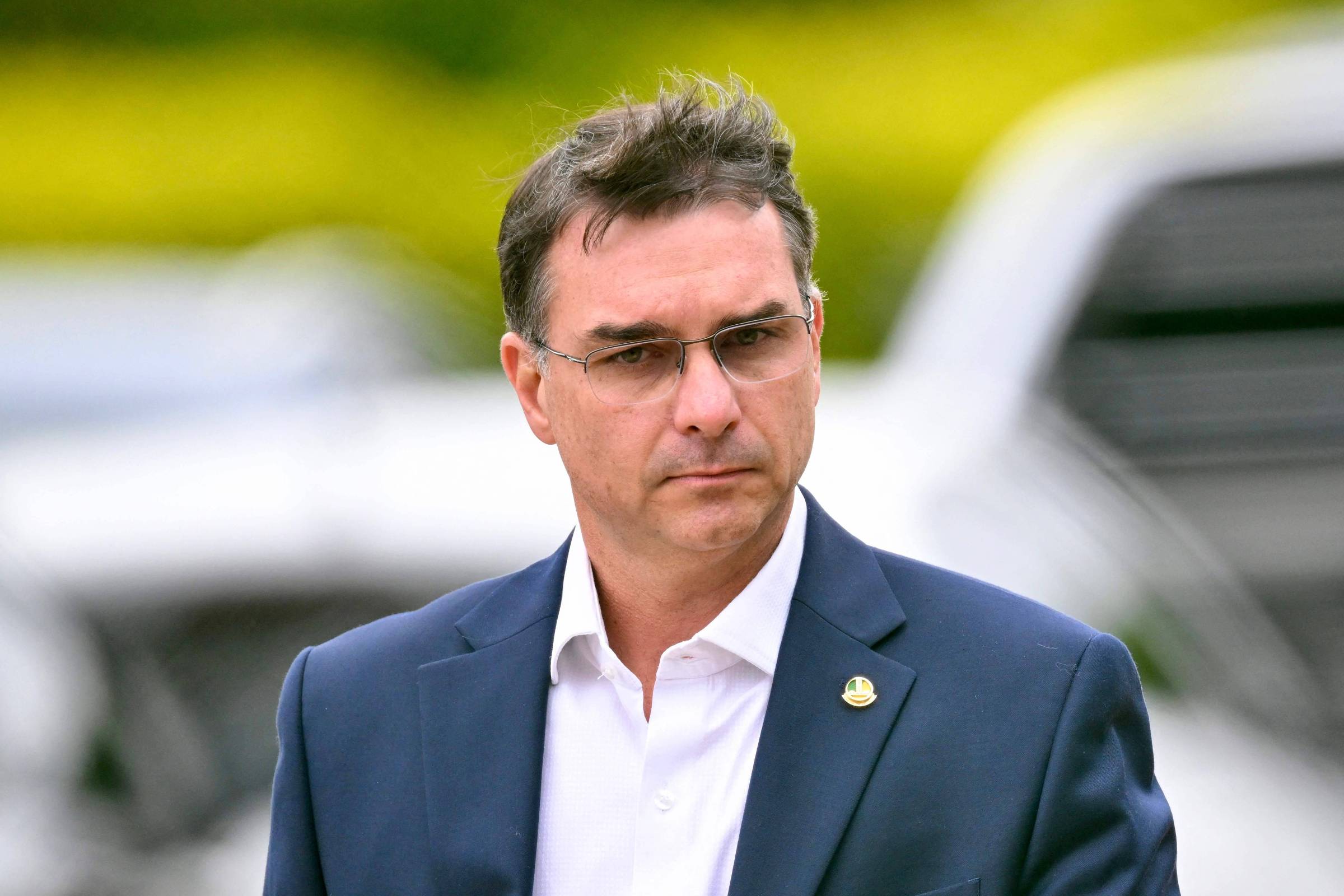 Flávio Bolsonaro reforça ofensiva no Ceará antes de decisão do PL sobre apoio a Ciro Gomes