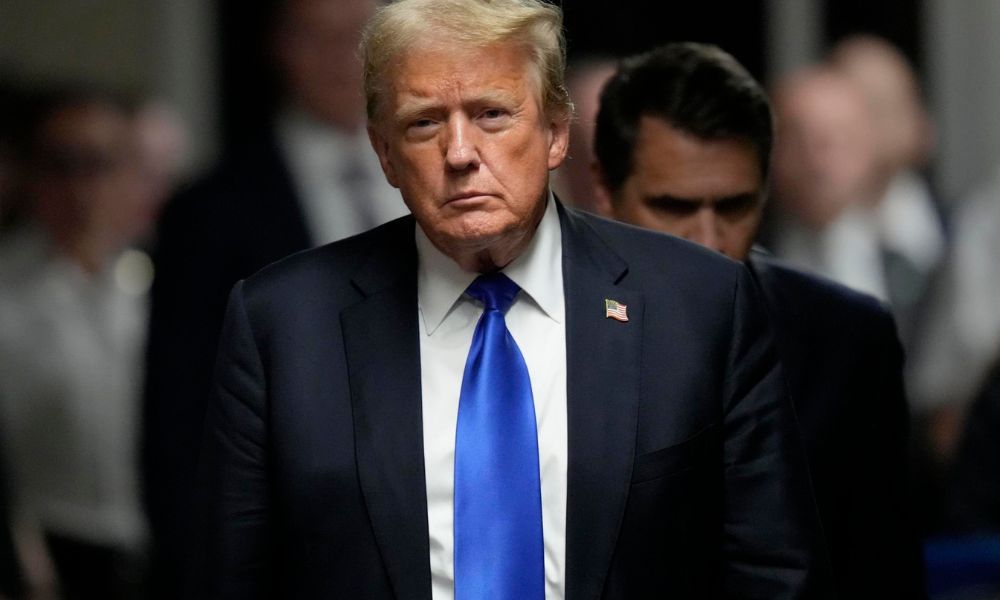 Trump ameaça destruir o Irã caso país tente assassiná-lo e diz ter ‘mil mísseis prontos’