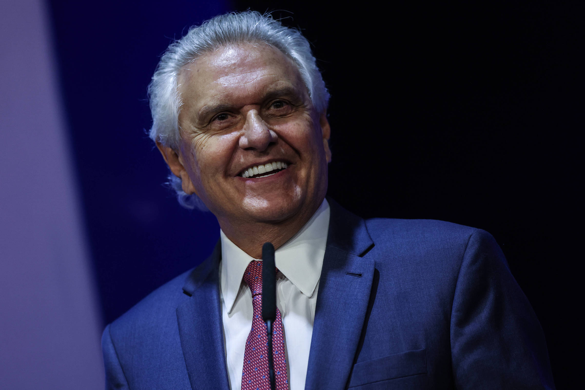 Caiado compara Flávio a um peru de Natal que Lula cuida para o segundo turno