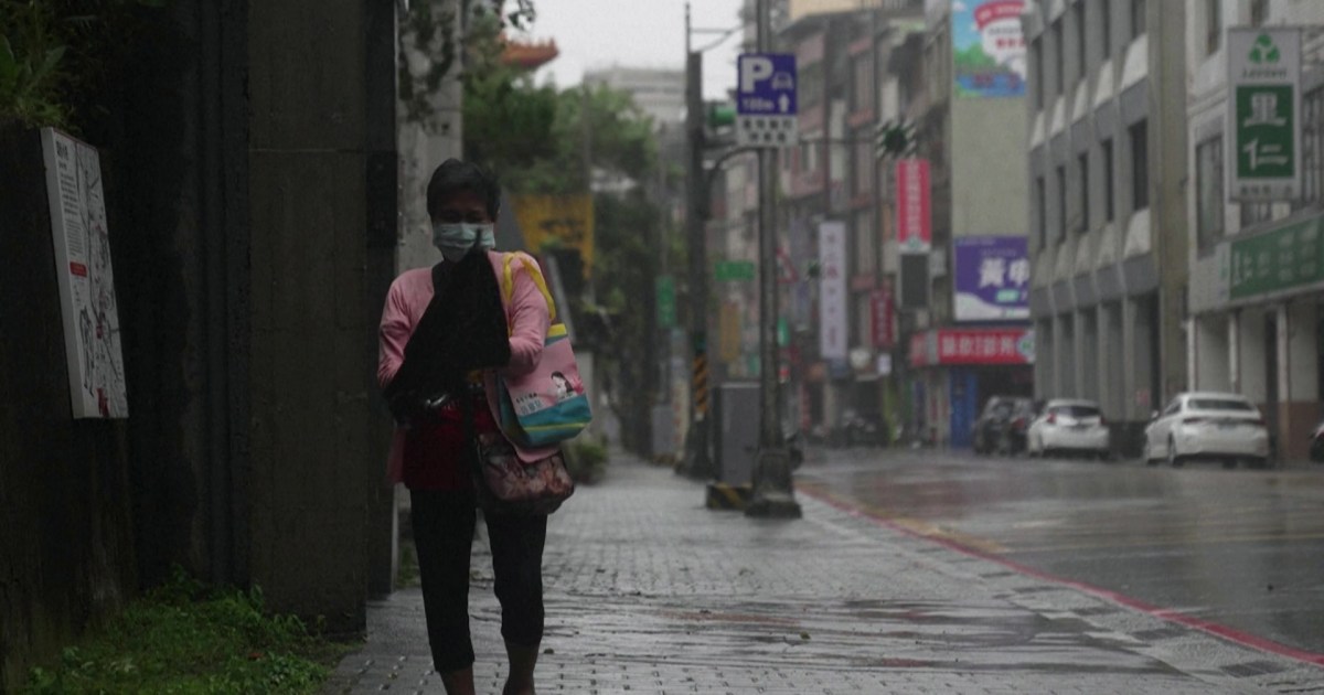 Tufão Bavi chega à China após evacuação de quase 2 milhões de pessoas