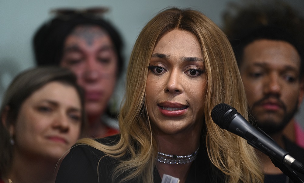Erika Hilton rebate Tarcísio sobre Tebet e Marina não serem de SP: ‘Só faltou comprar CEP’