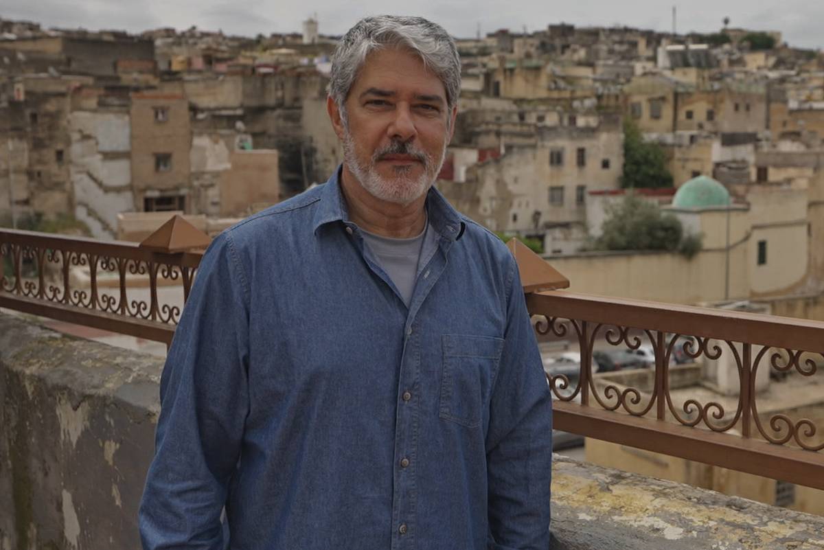 William Bonner faz 1ª viagem ao exterior pelo Globo Repórter e mostra sedes da Copa de 2030