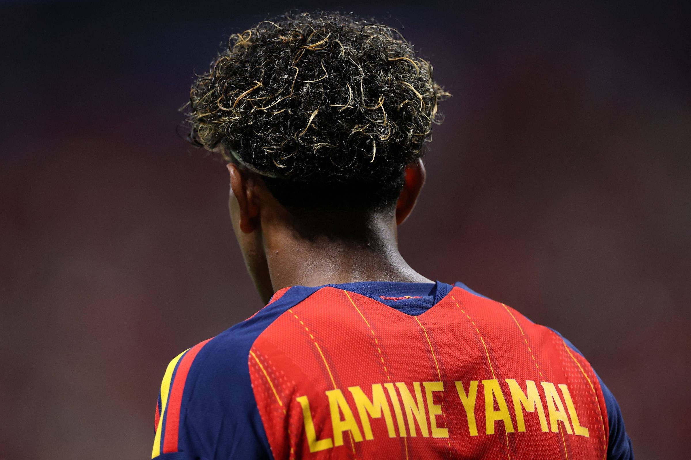 É Lamine Yamal, não só Yamal, que não é sobrenome